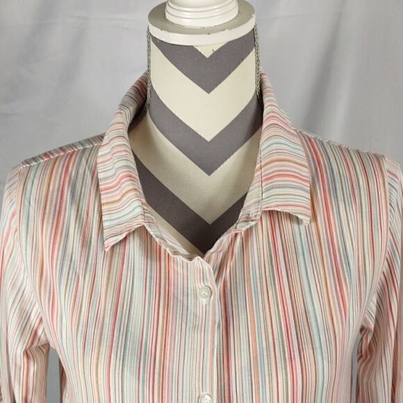 LuLaRoe "Valuntina" Top   - Picture 2 of 9